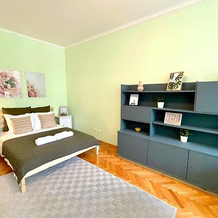 Bohemian Bright & Calm 2Br - Top Center - Private Balcony Sofia Buitenkant foto